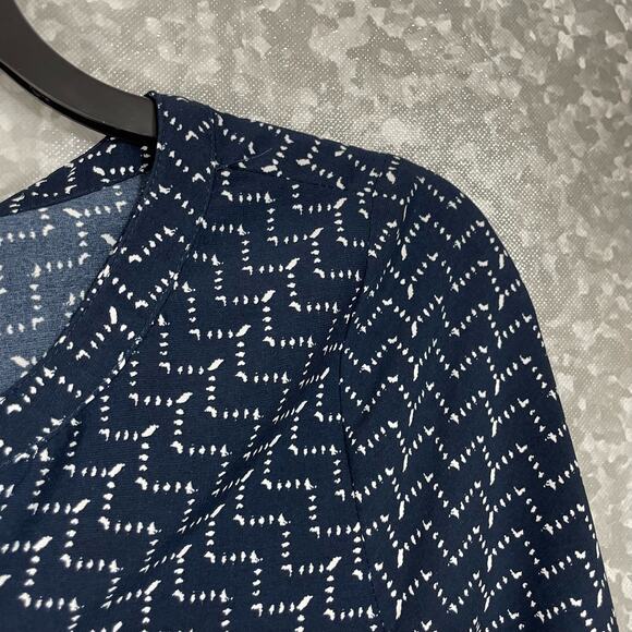 Skies Are Blue Women's Classic Preppy Career Blouse - Size Medium - Blue Pattern - Picture 2 of 7